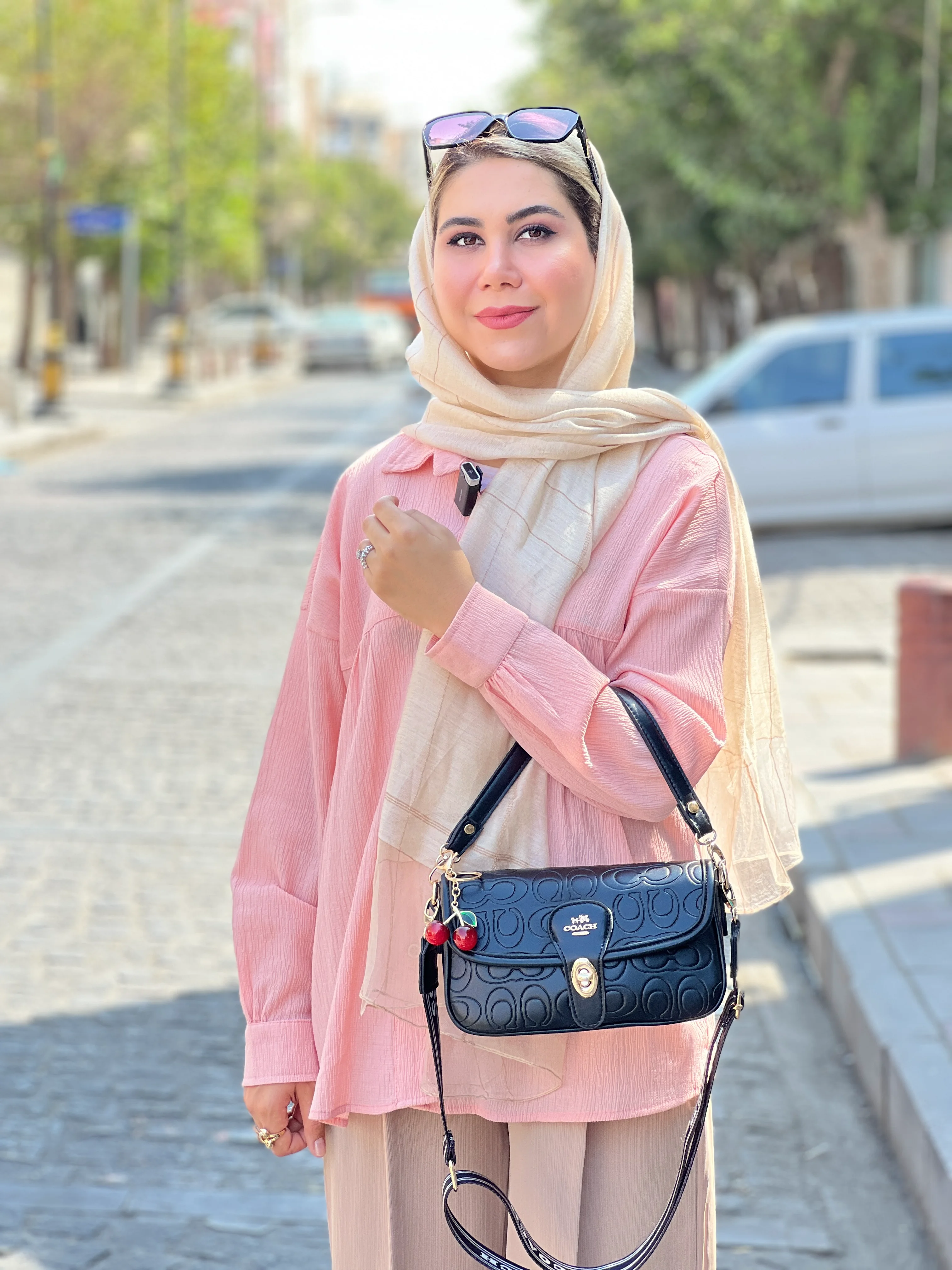 خرید کیف دوشی زنانه طرح Coach با آویز گیلاس | ۶ رنگ شیک و ترندی